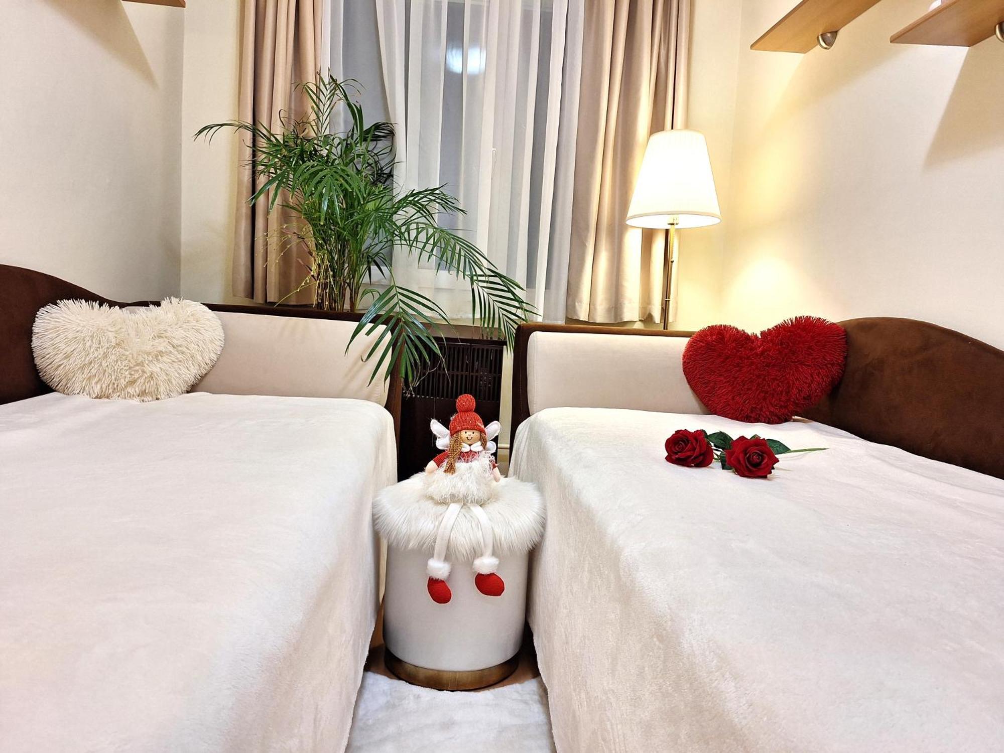Albina Apartman Егер Екстериор снимка